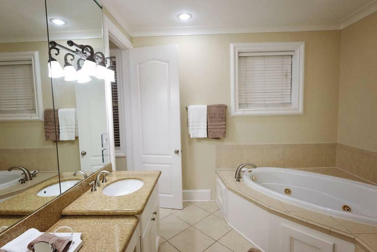 Downtown Museum District, Zoo, Parks, Nightlife! - Detering Appartement Houston Buitenkant foto