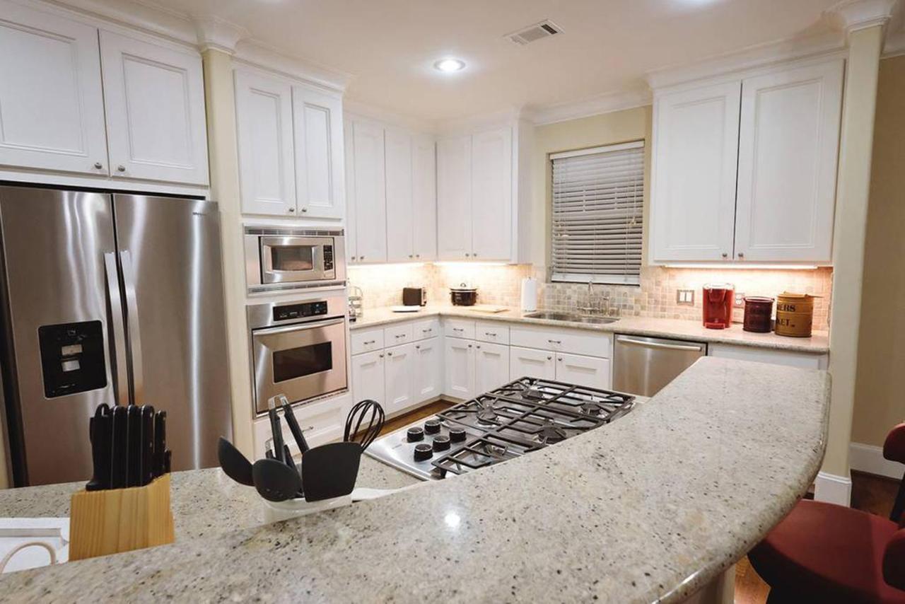 Downtown Museum District, Zoo, Parks, Nightlife! - Detering Appartement Houston Buitenkant foto
